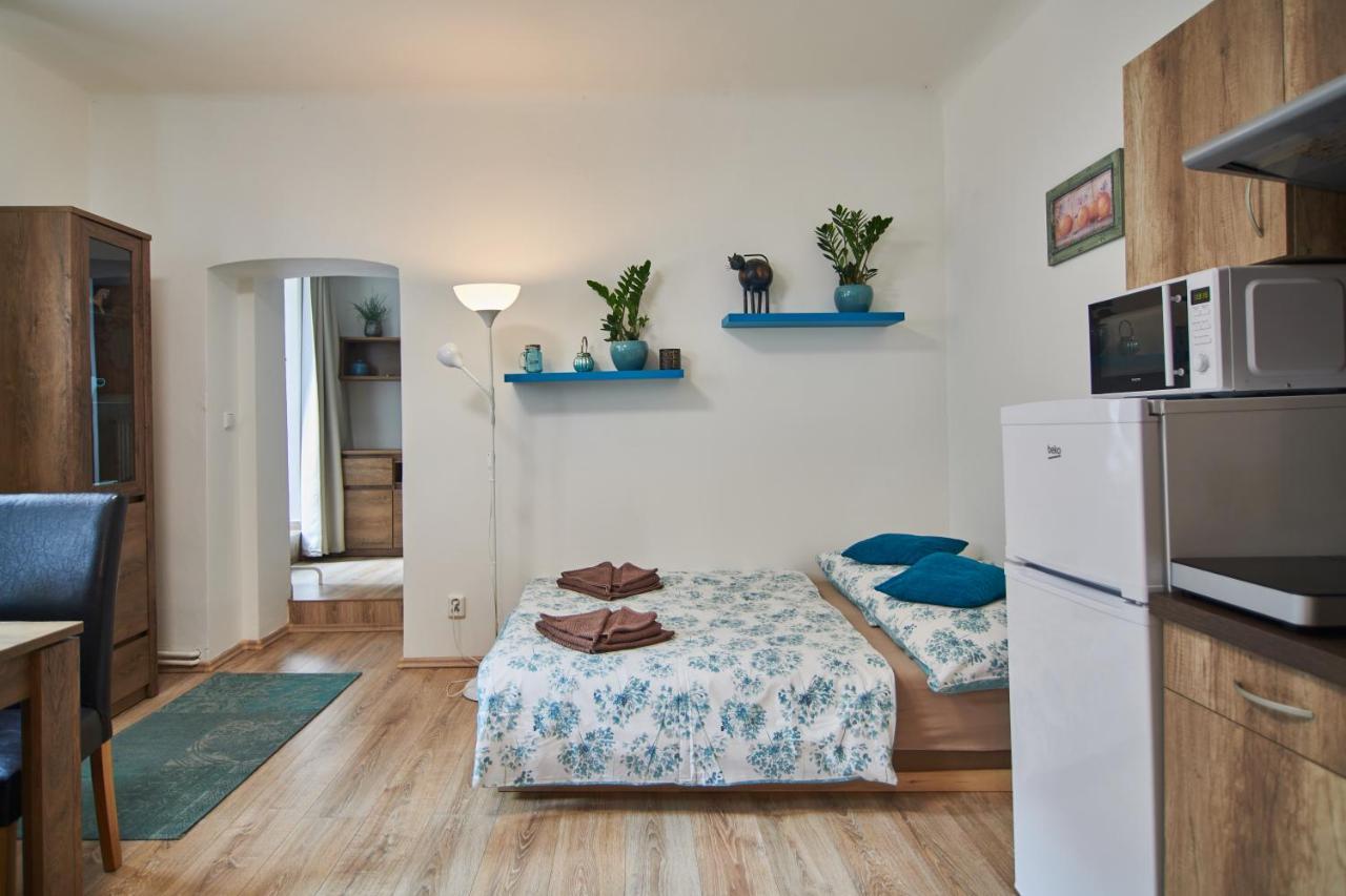 Nice Home To Stay At Prague Close To Castle With Terrace And Garden ภายนอก รูปภาพ