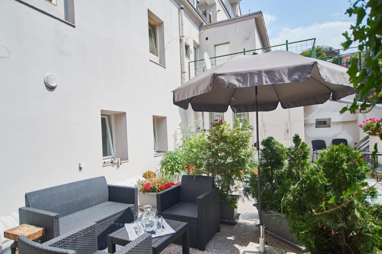 Nice Home To Stay At Prague Close To Castle With Terrace And Garden ภายนอก รูปภาพ